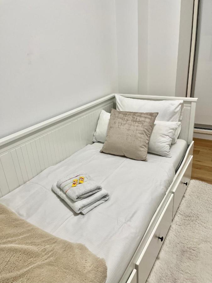 Apartment Delic Belgrado Exterior foto