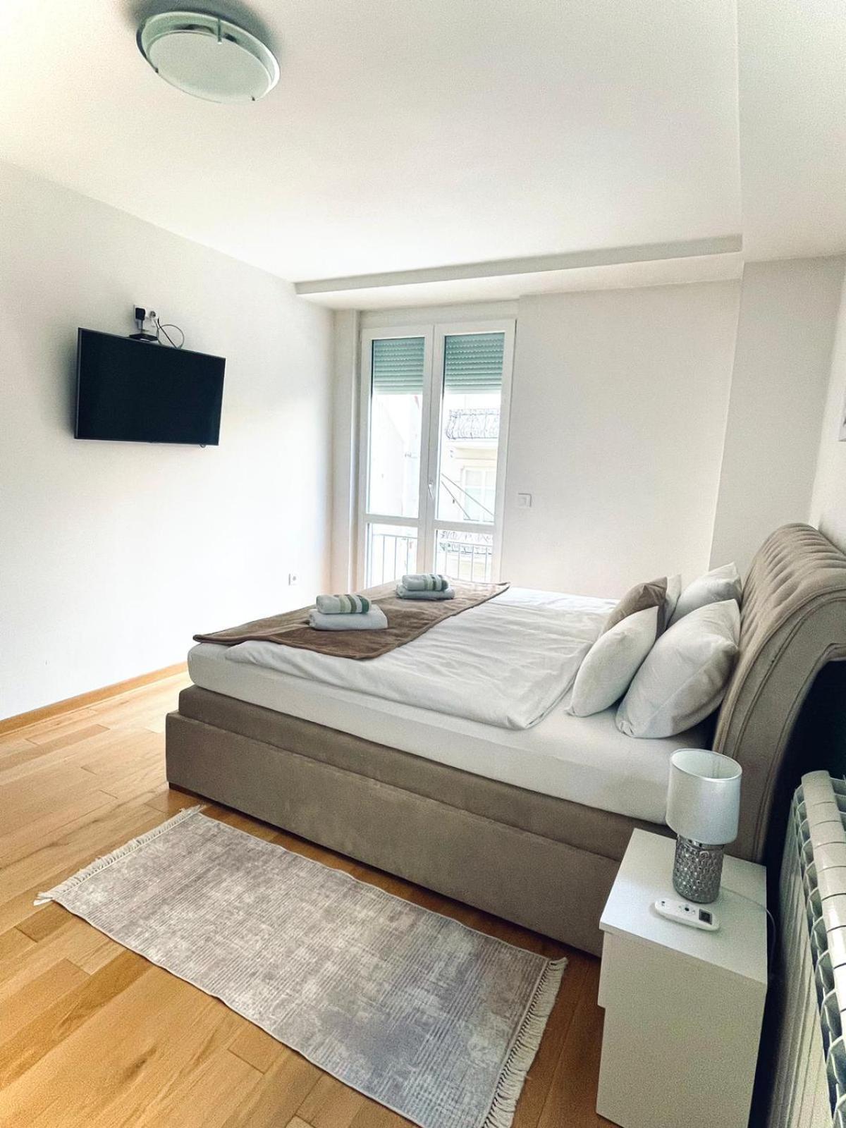 Apartment Delic Belgrado Exterior foto